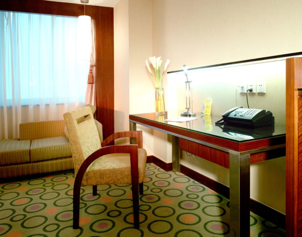 Luxemon Xinjiang Hongfu Hotel 23/30