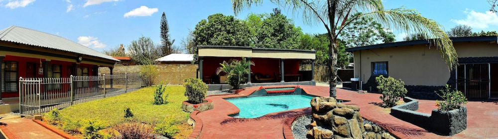 Lapologa Bed And Breakfast 31/34