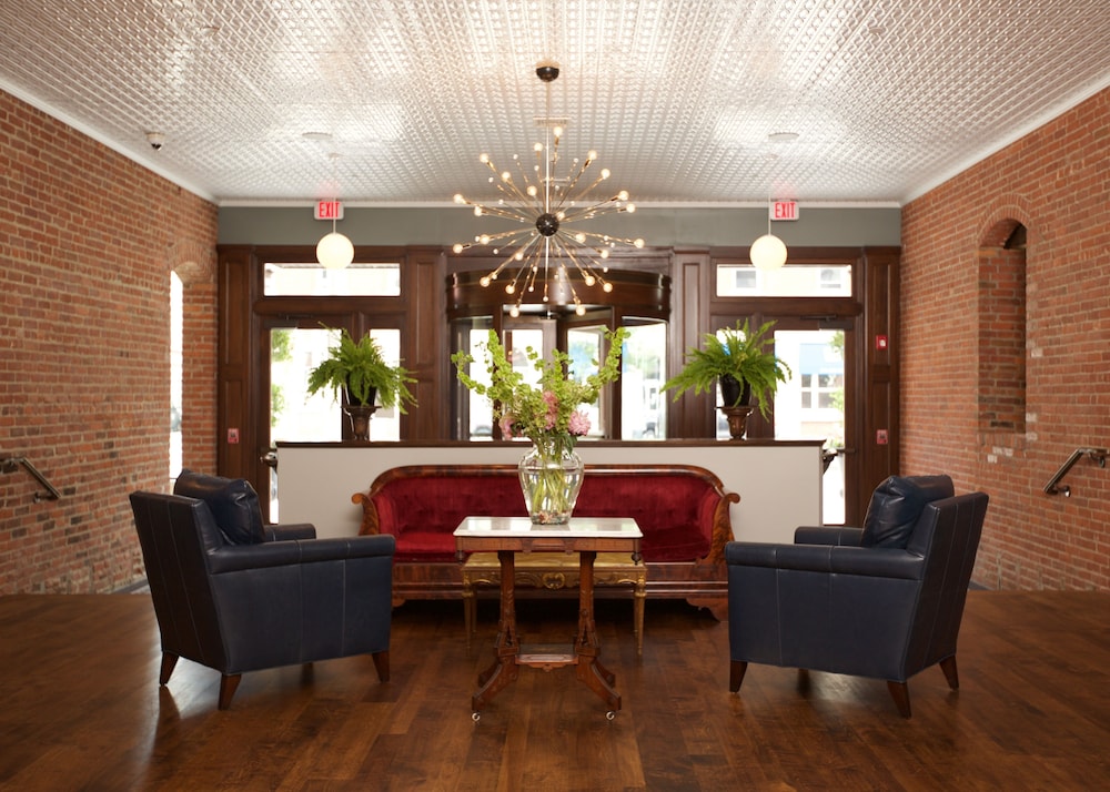 Hotel on North 46/62