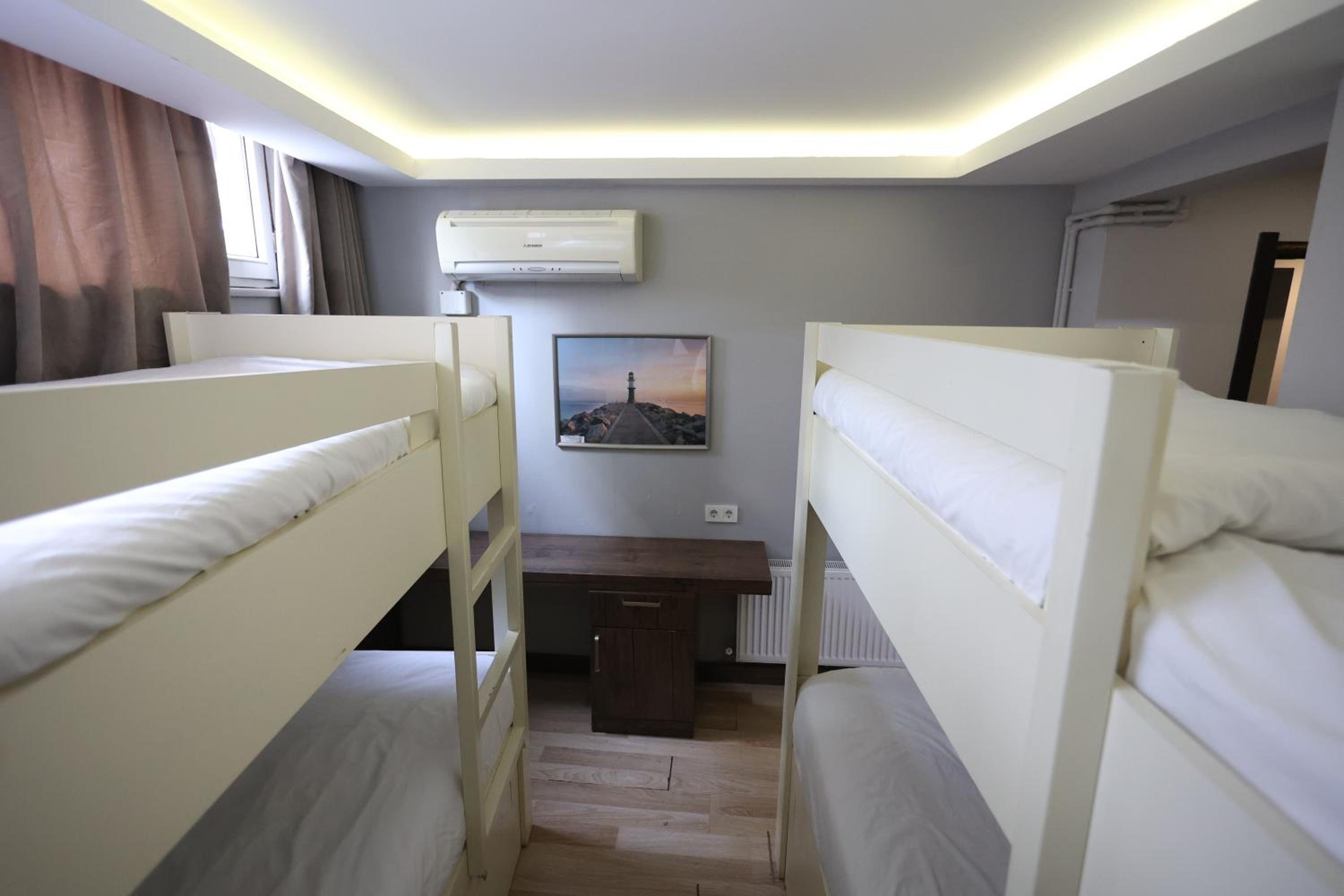 Mixed Dorm, 4 Beds