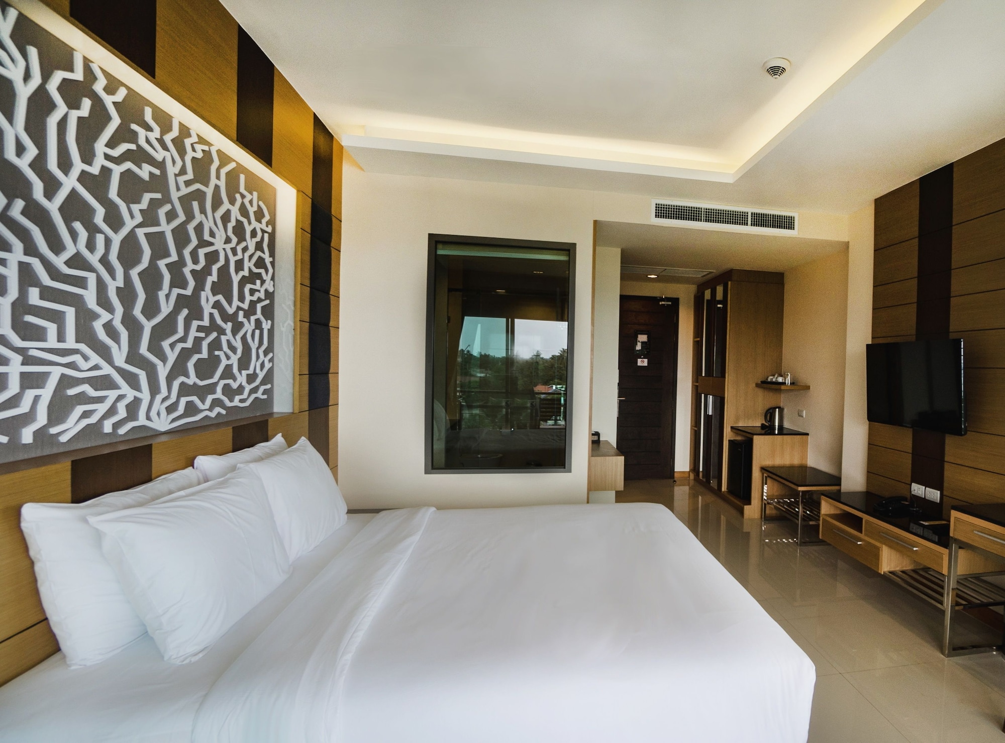 DELUXE, DOUBLE BED