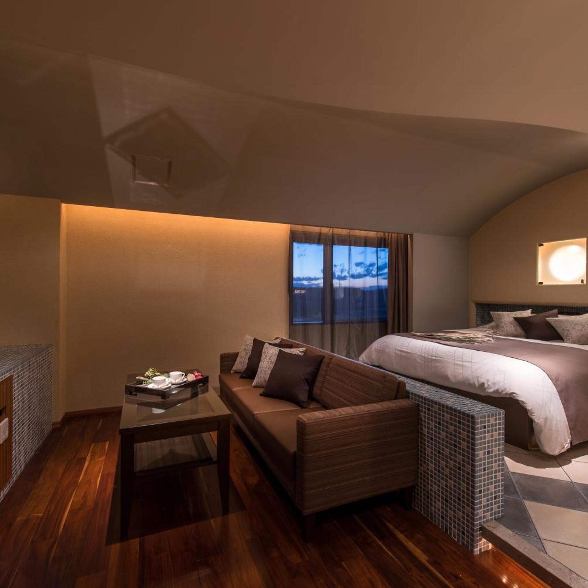 Hotel C. Chiba Shiroi 36/58