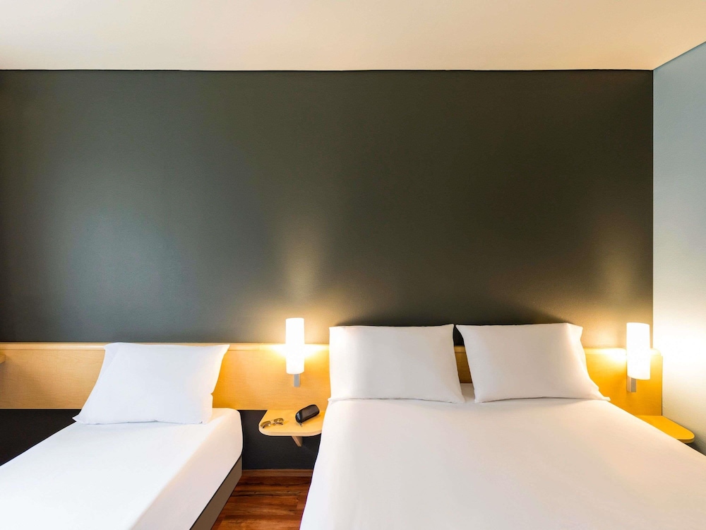 Ibis Monterrey Valle 15/50