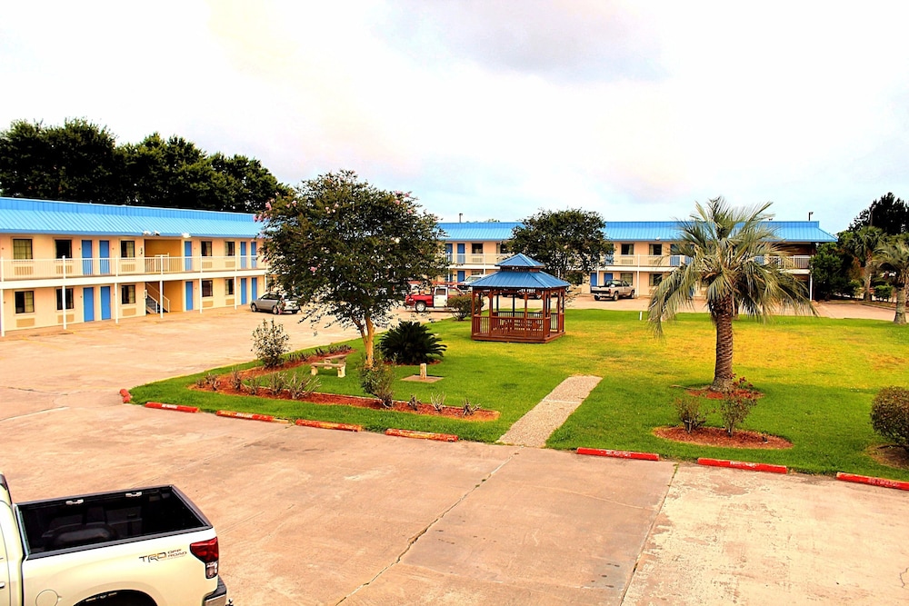 Motel6 Winnie Tx 53/66