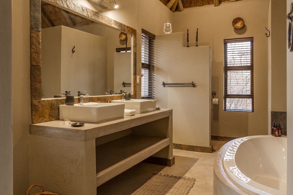 Ukuthula Bush Lodge 37/38