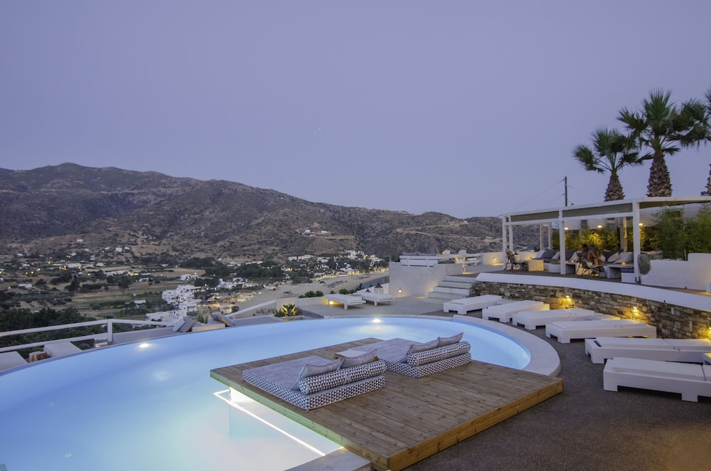 Levantes Ios Boutique Hotel 66/74