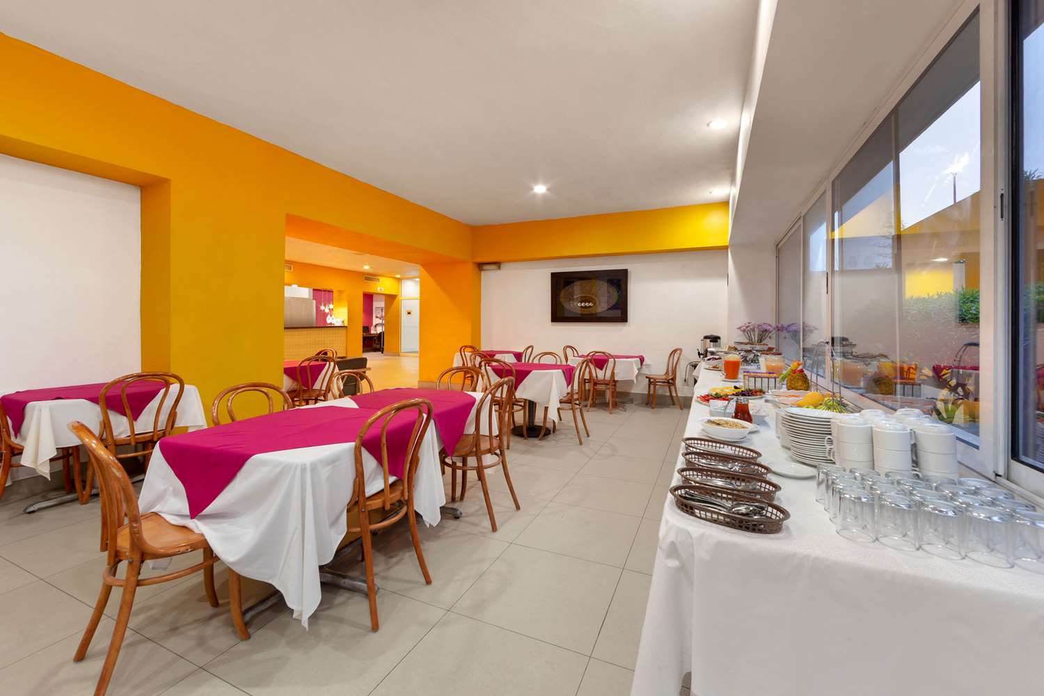 Comfort Inn Monterrey Valle 30/40