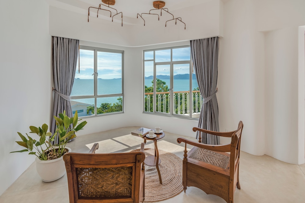 Ampersand Resort 35/50