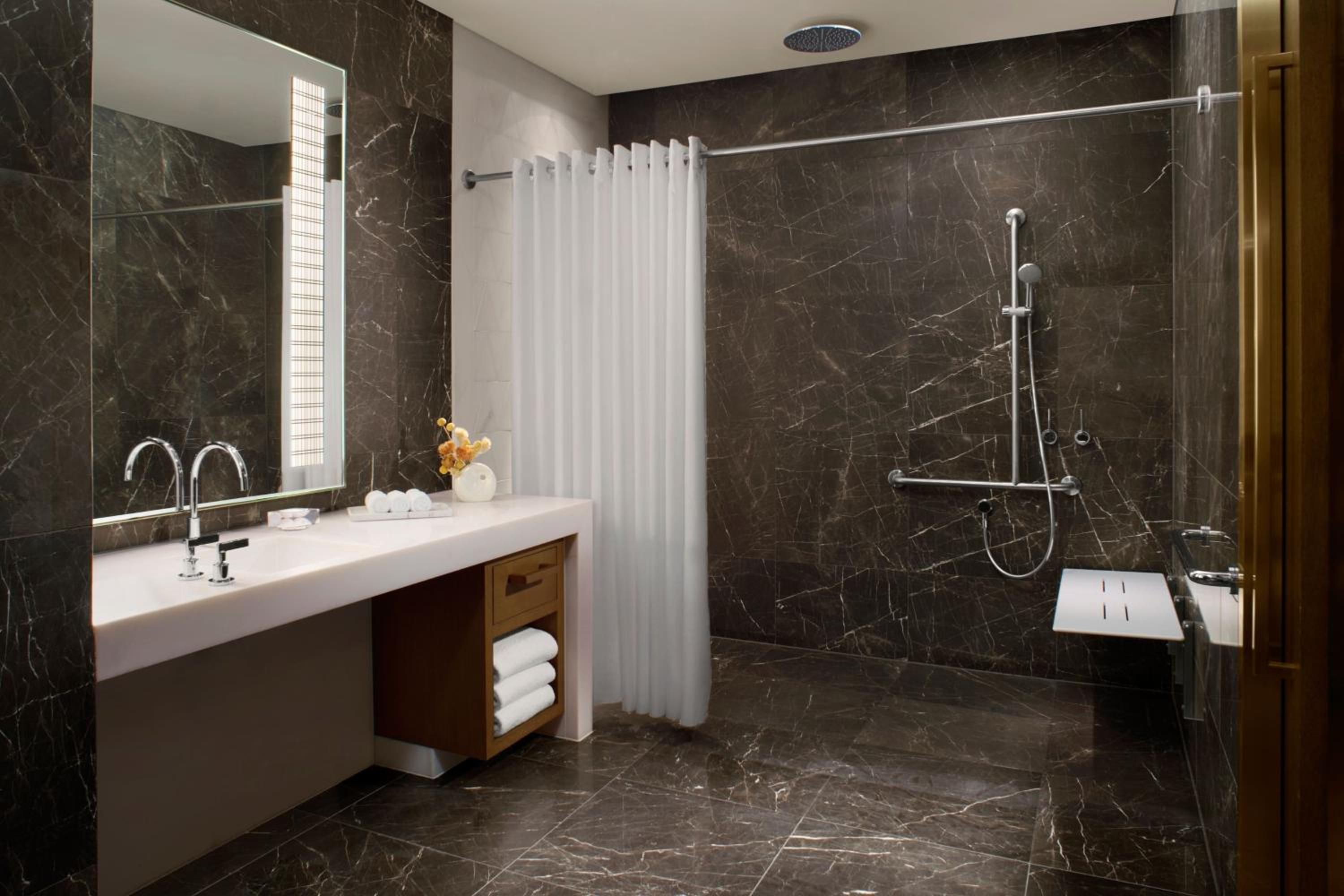 The Ritz-Carlton Melbourne 49/50