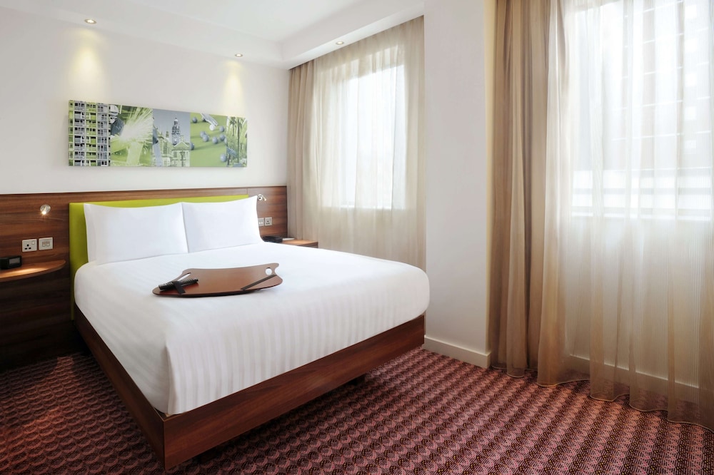 Hampton By Hilton Sheffield 25/56