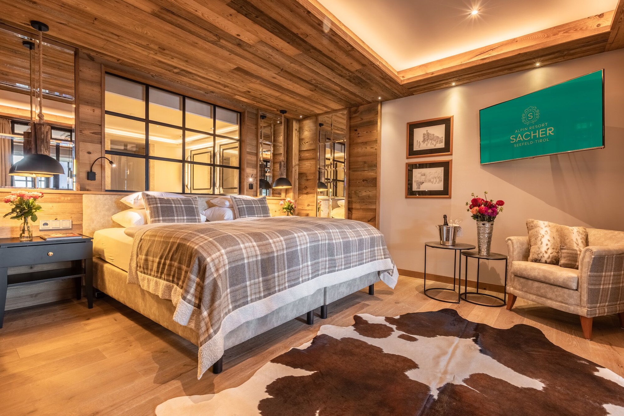 SIGNATURE, SUITE, KING BED
