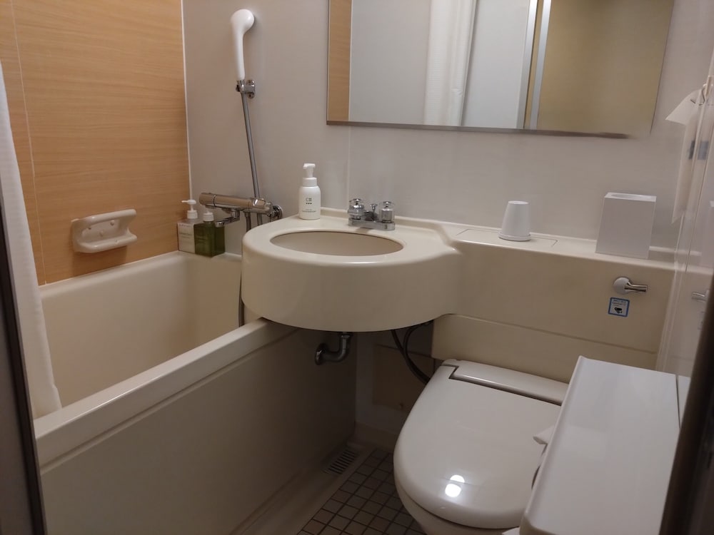 Asakusa Central Hotel 64/67