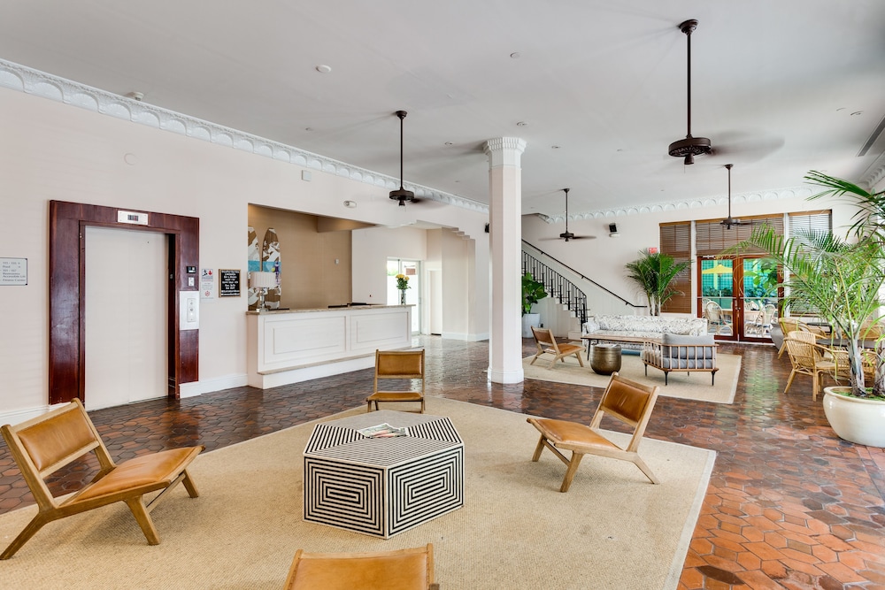 Clinton Hotel South Beach 48/64