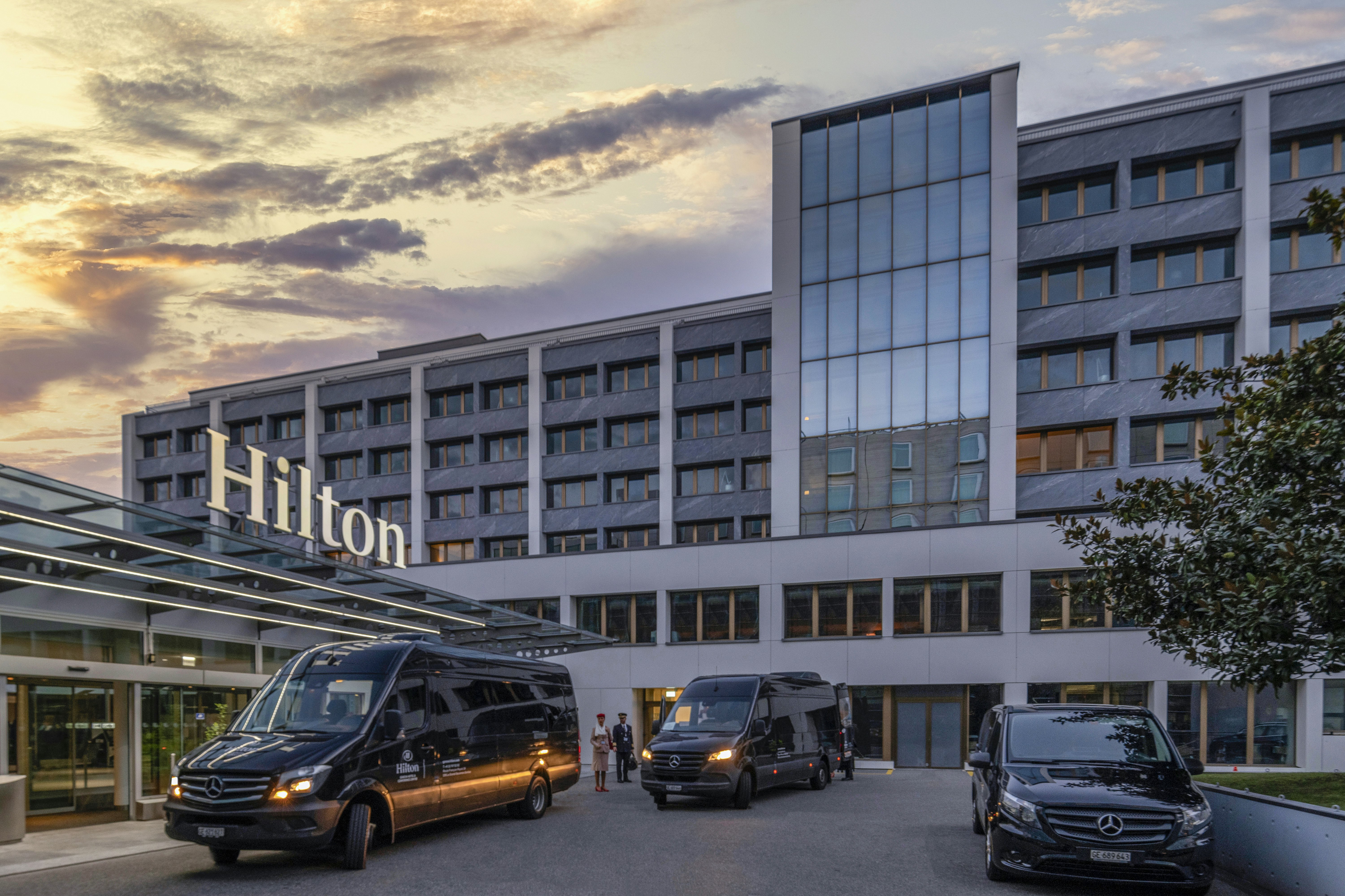Hilton Geneva Hotel and Conference Centre (EX-Starling E EX-Crowne) 75/81