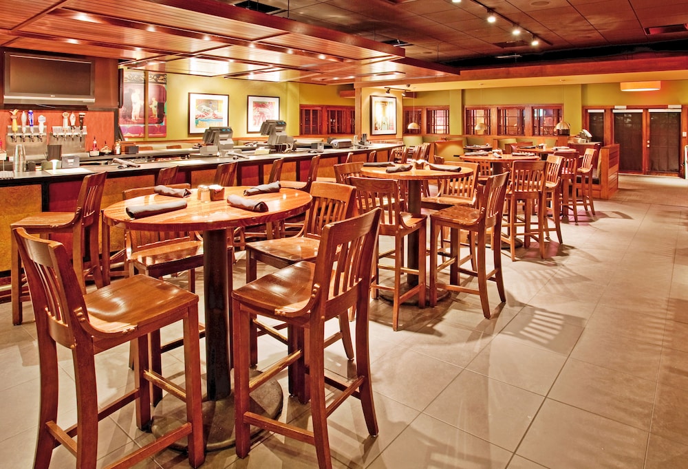 Holiday Inn Manhattan At The Campus 28/44