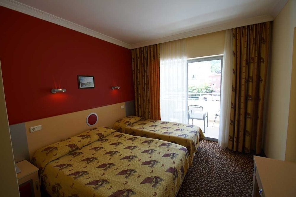 Grand Viking Hotel 13/50