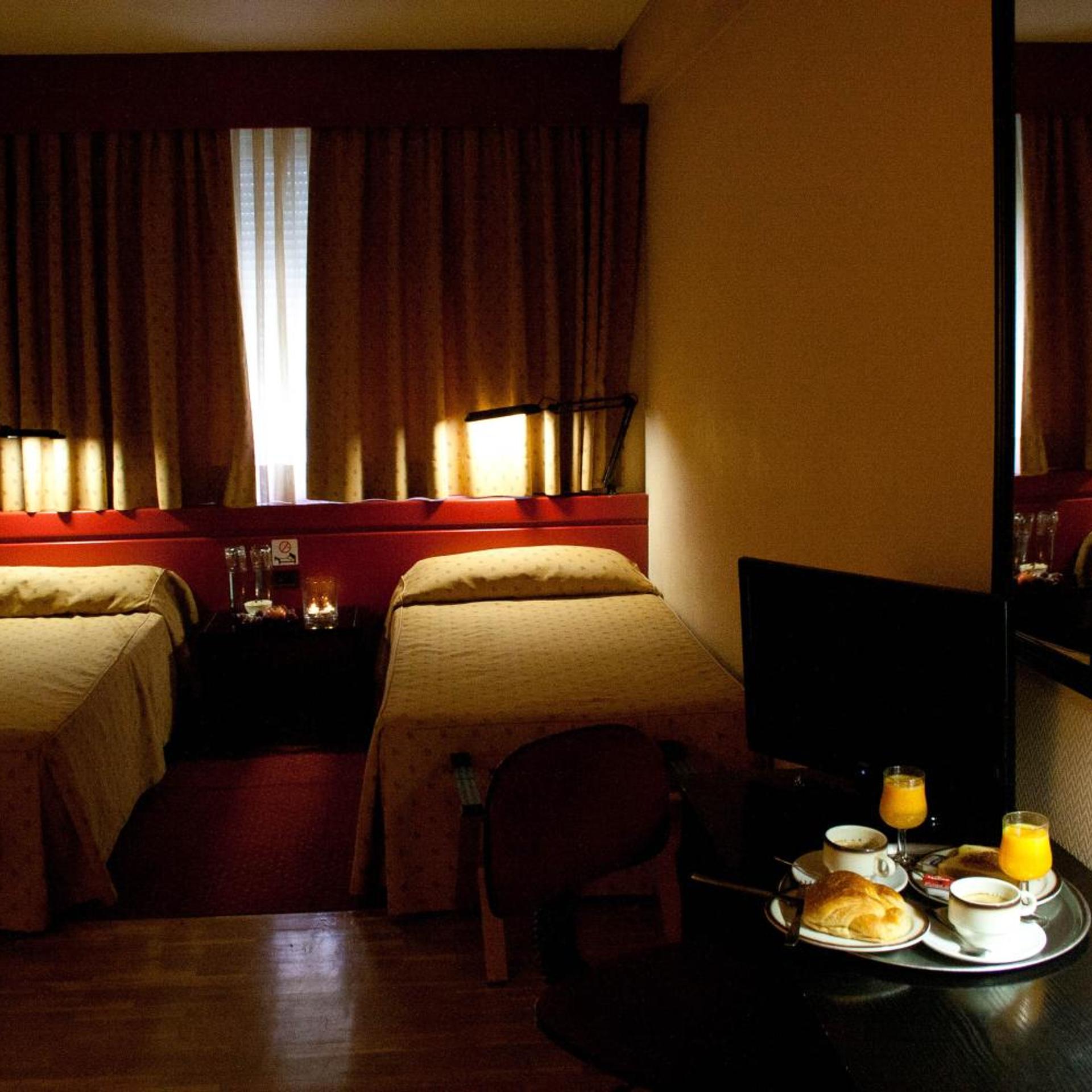 ROOM, TRIPLE