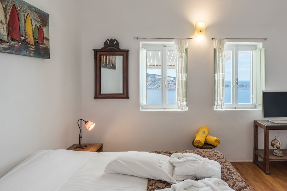 SENIOR, SUITE, CALDERA VIEW, JETTED TUB