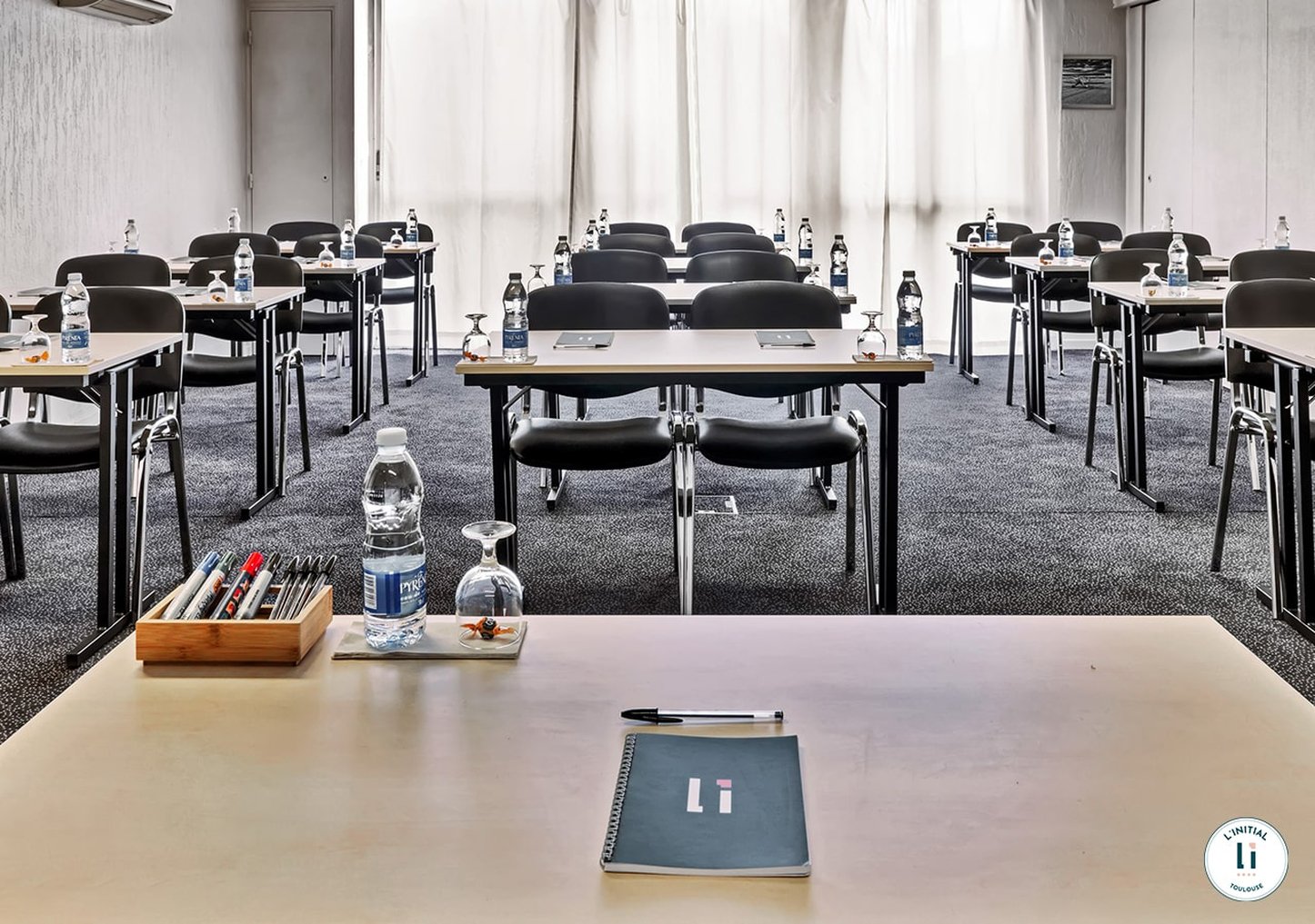 L initial Hotel 15/26