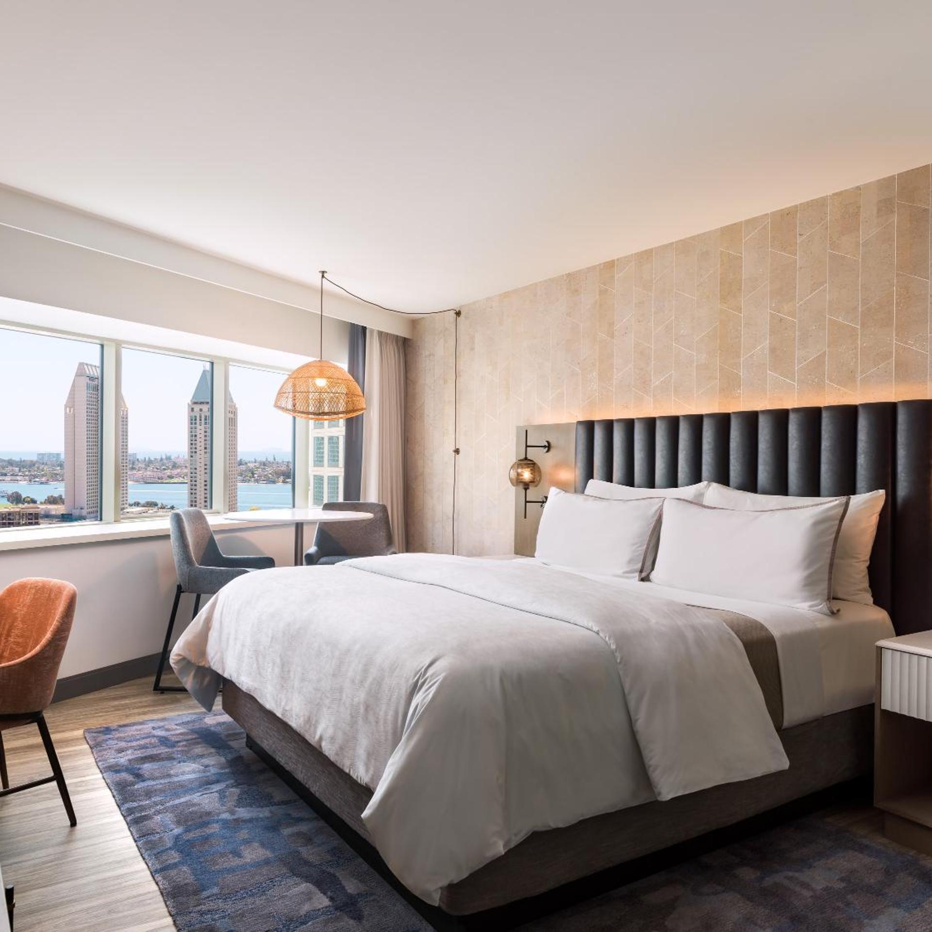 Guest Room, Deluxe, King Bed, Bay View