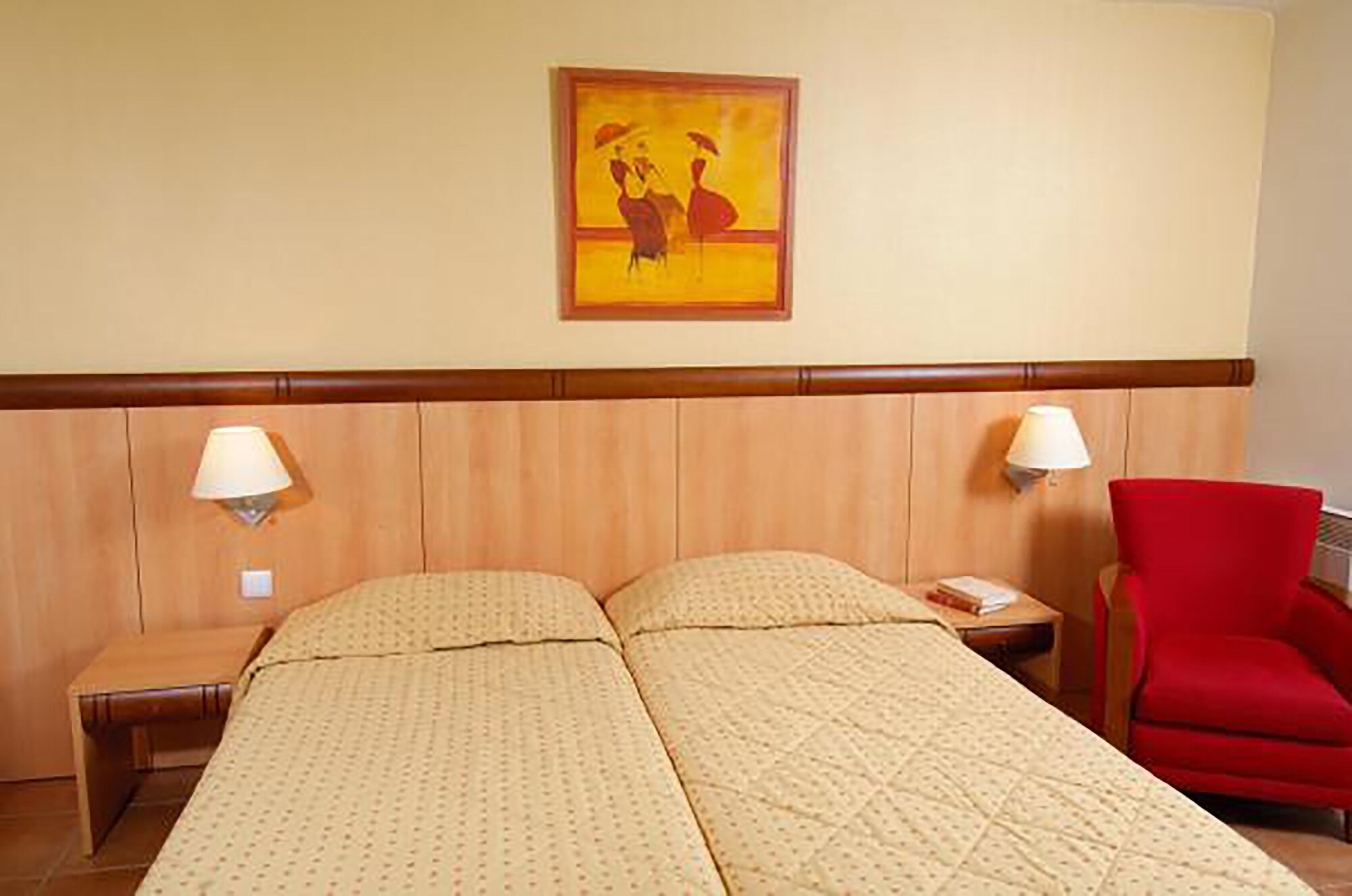 Studio, Twin Beds, Garden Area