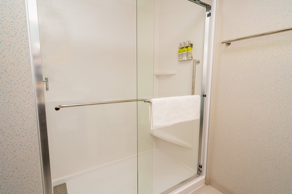 Holiday Inn Express And Suites Las Vegas E Tropicana 17/52