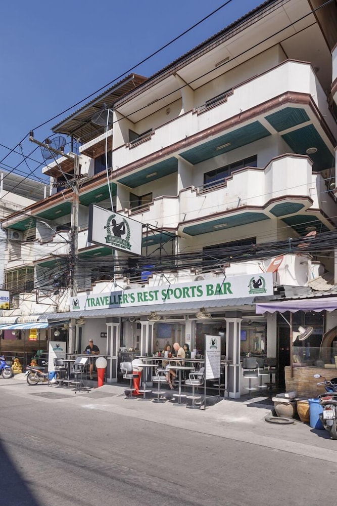 Travellers Rest Hotel 2/40