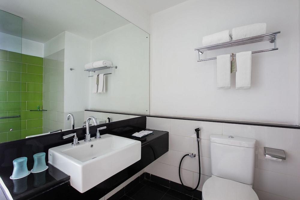 Hotel Santika Cikarang 46/49