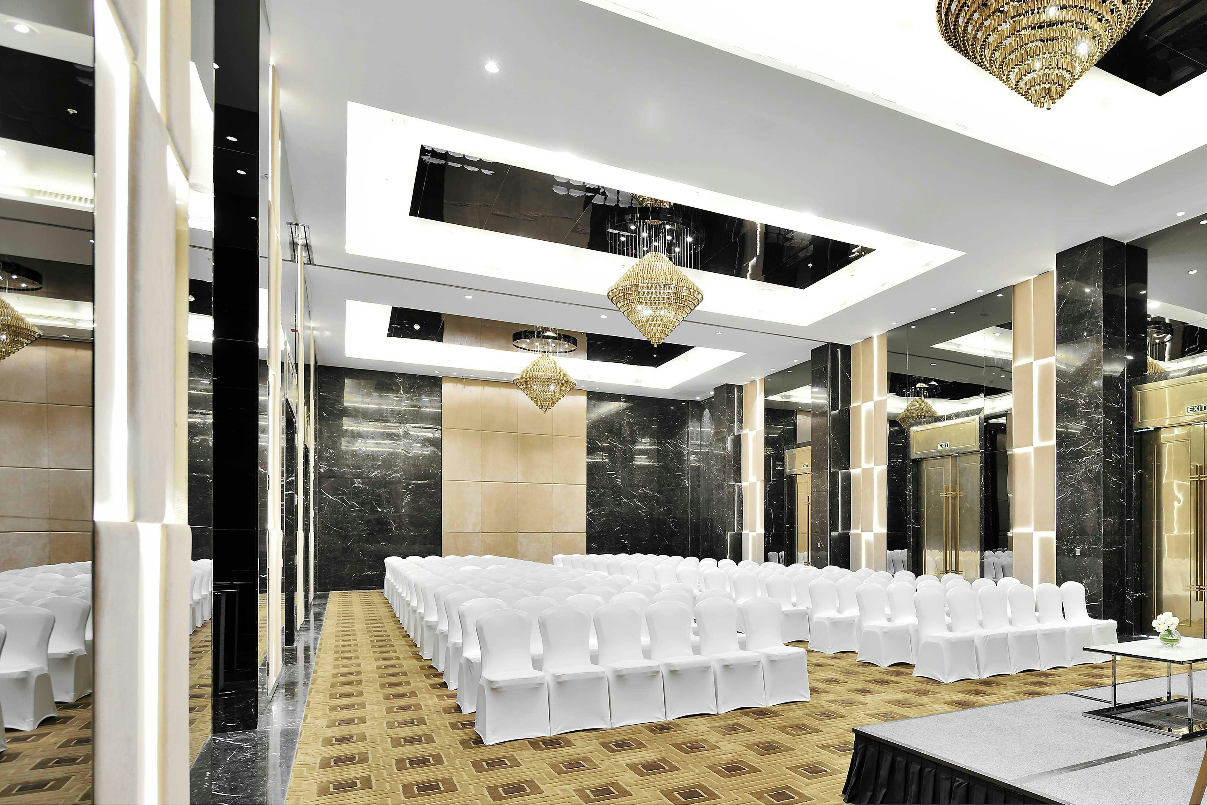 Renaissance Lucknow Hotel 29/65