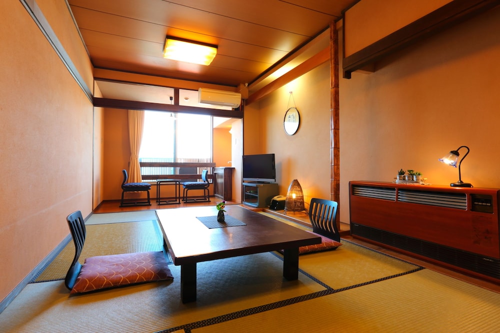 Tsutaya Ryokan (ex Obama Onsen Tsutaya Ryokan) 12/18