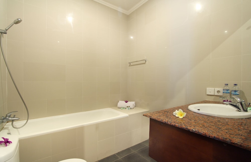 Putri Ayu Cottages 22/63