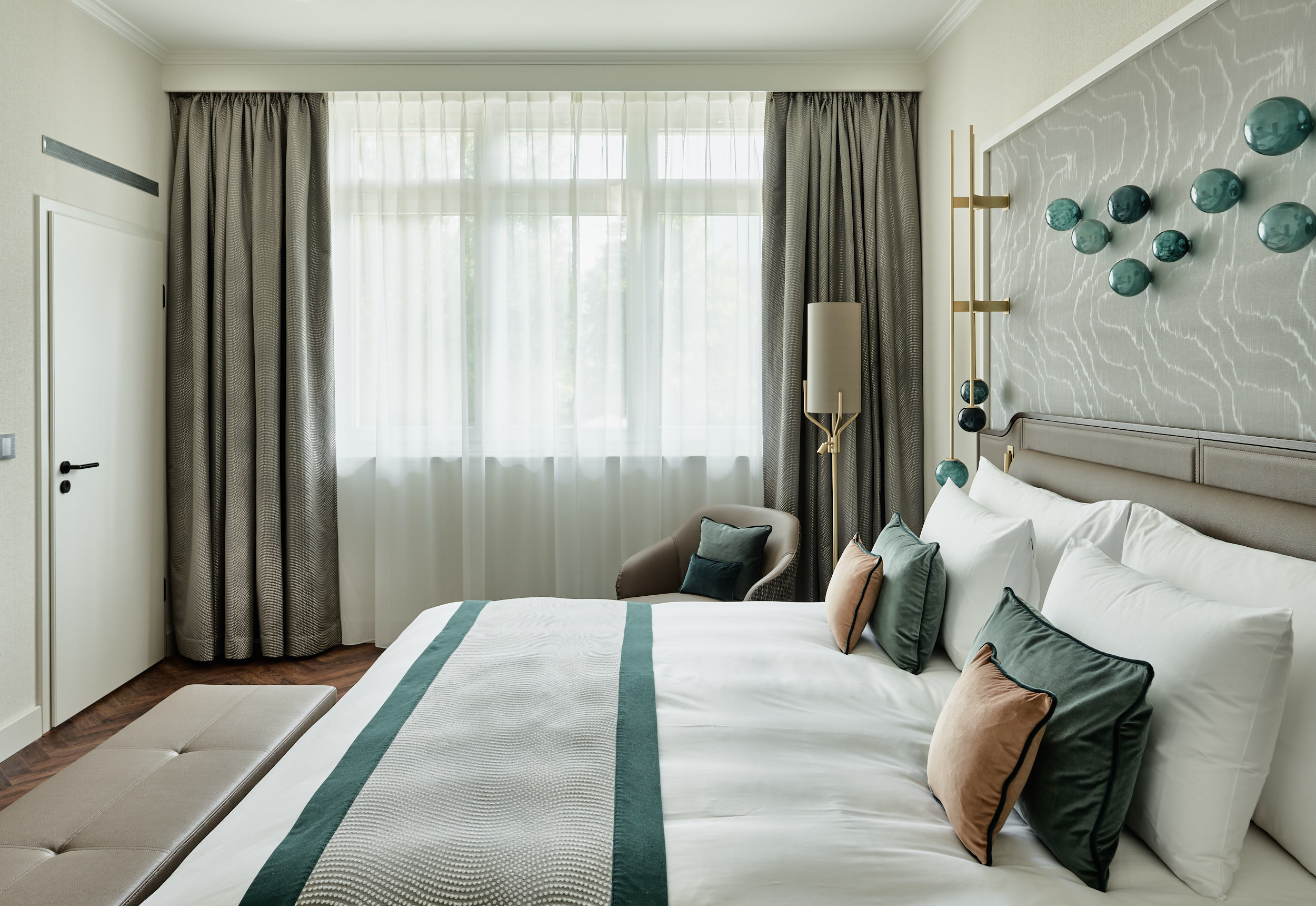 Grand, Deluxe, Suite