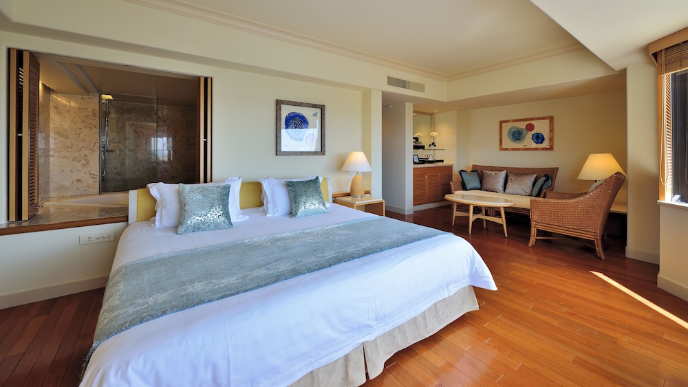 EXECUTIVE, SUITE, KING BED, LOUNGE ACCESS