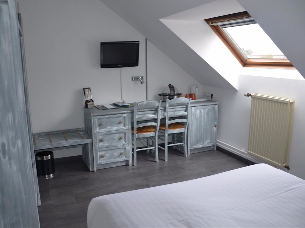 HOTEL VAL SAINT-HILAIRE 8/21