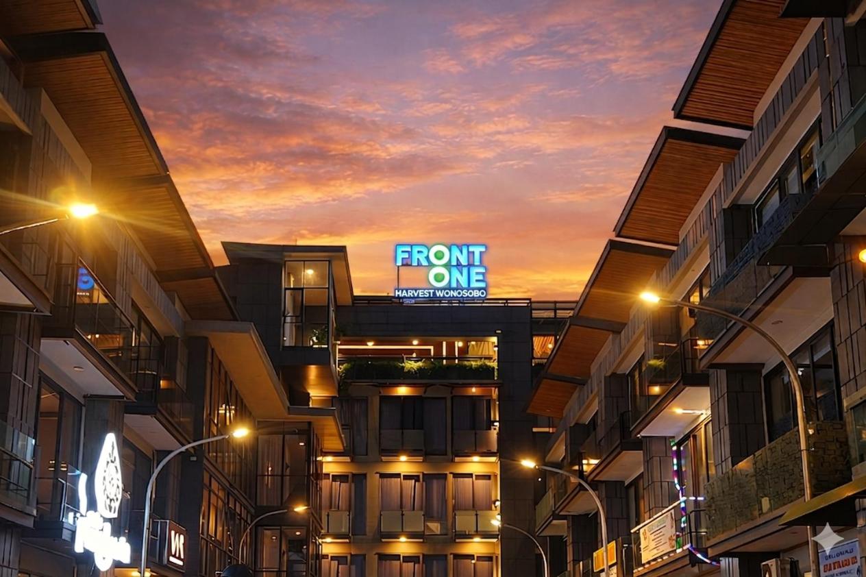 Front One Hotel Harvest Wonosobo 3/28