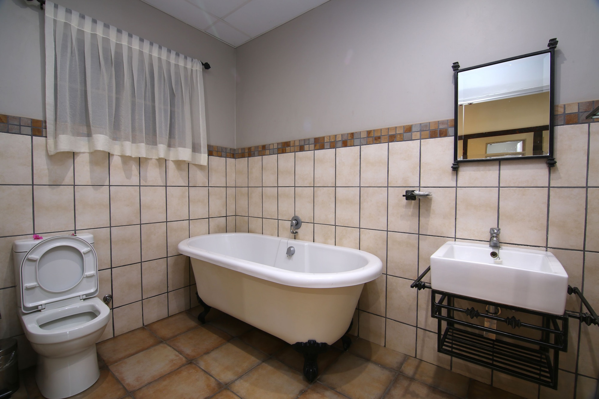 شاليه عائلي بسرير مزدوج وسرير فردي، Kalahari Arms Hotel 7/7