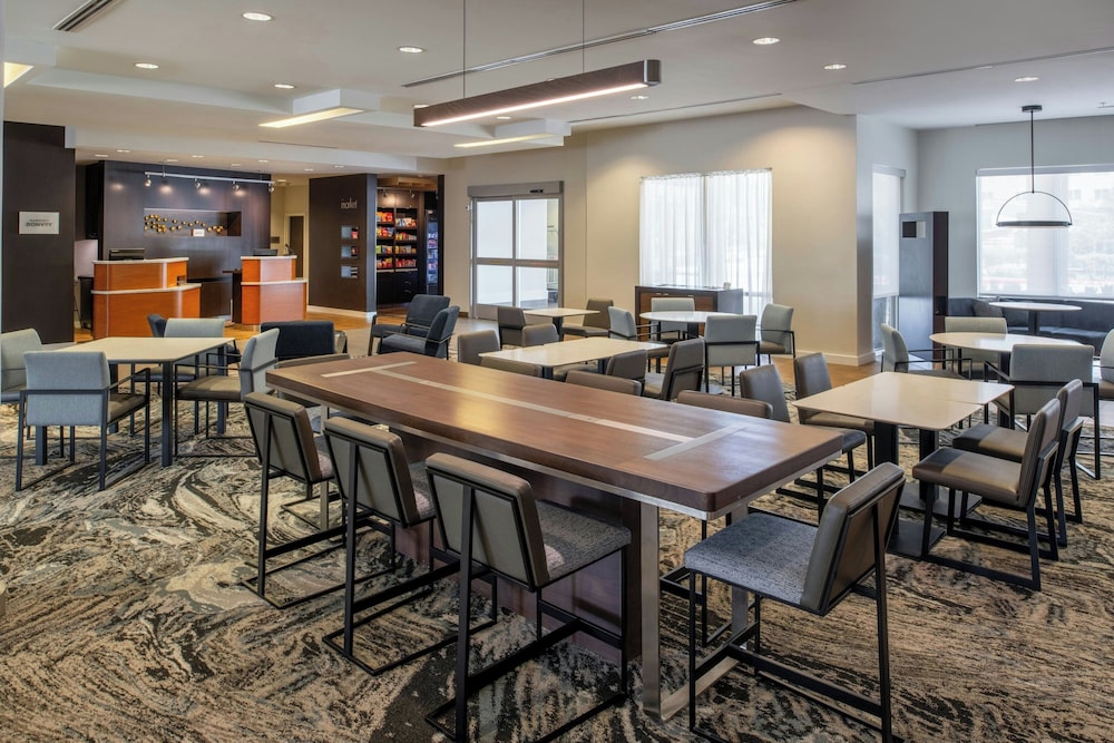 Courtyard by Marriott Houston City Place 37/50