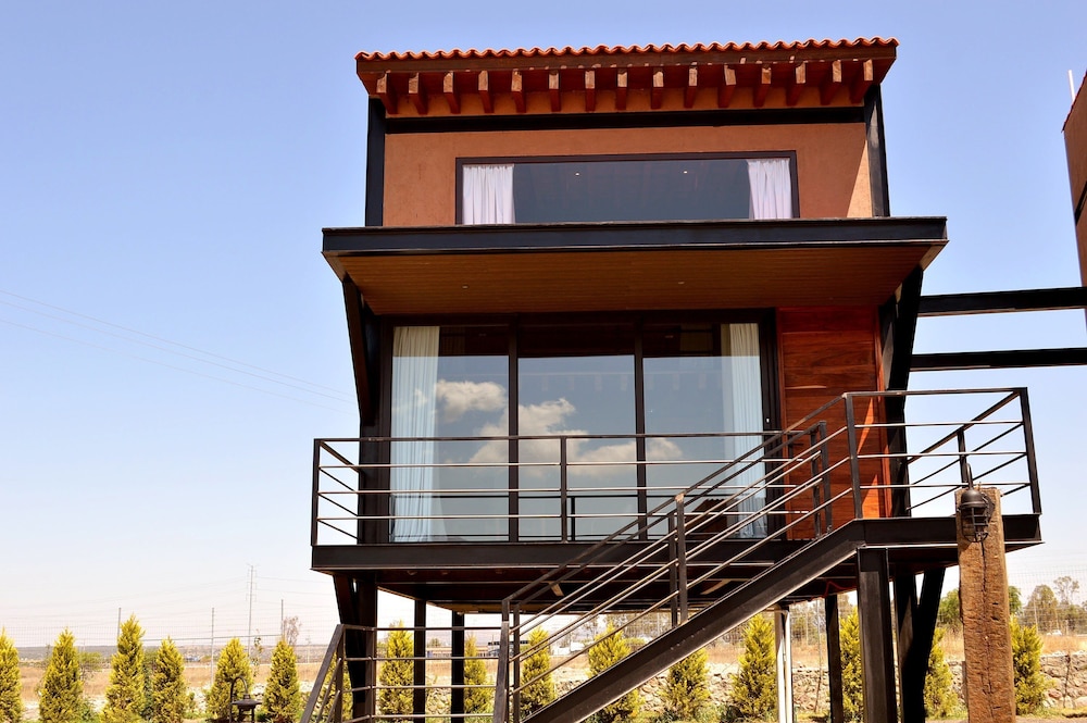 Hacienda Los Picachos 4/69