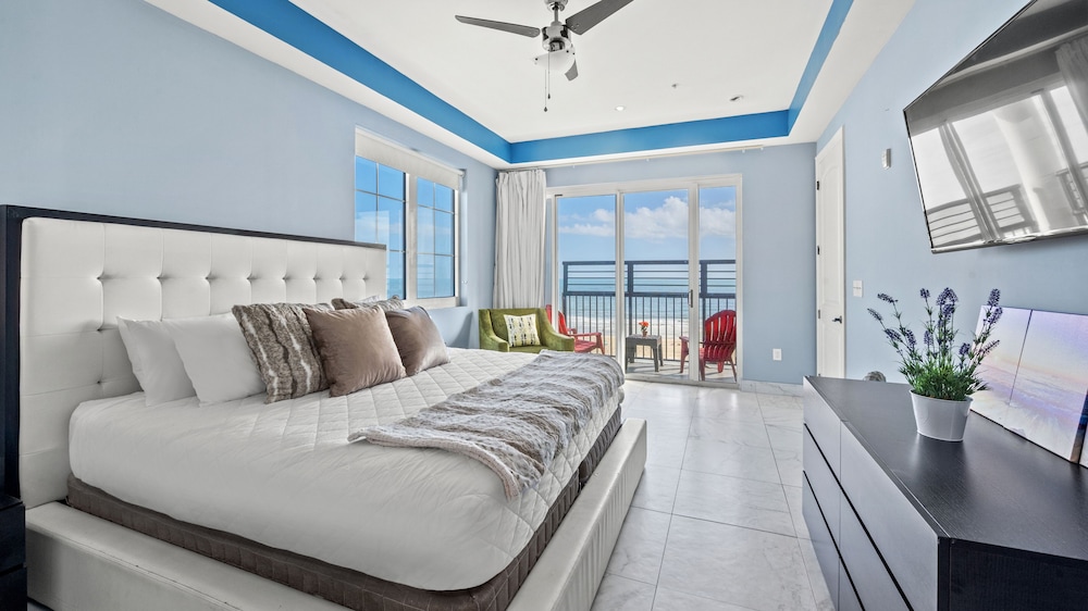 3 BEDROOMS, SUITE, OCEAN FRONT