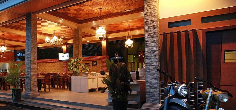Green Tropical Village Hotel Resort 54/61
