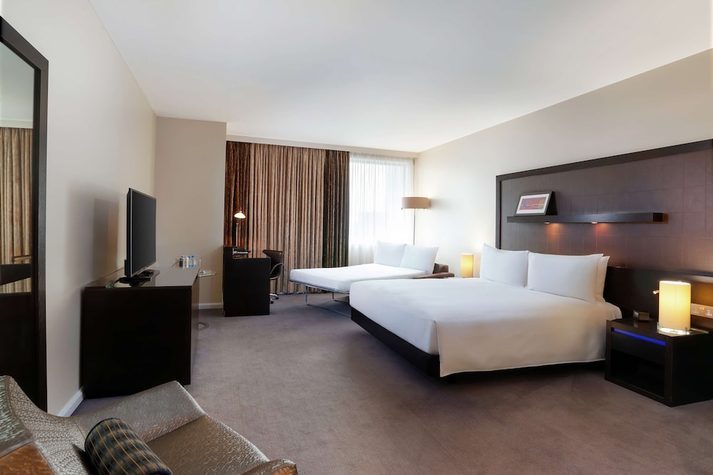 Hilton London Canary Wharf 30/74