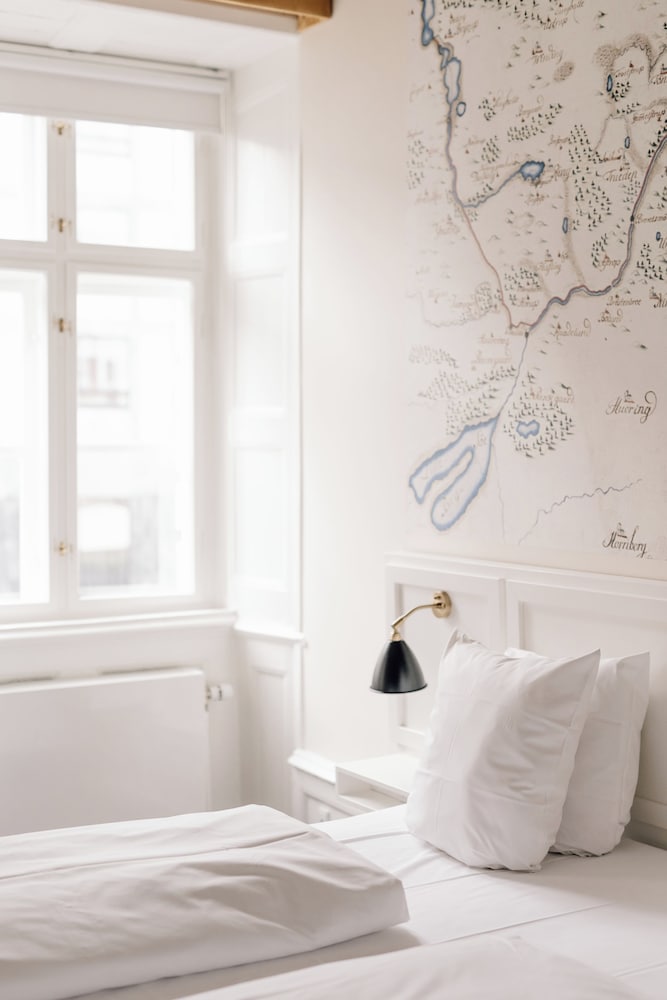 Historical, King Bed, Sofa