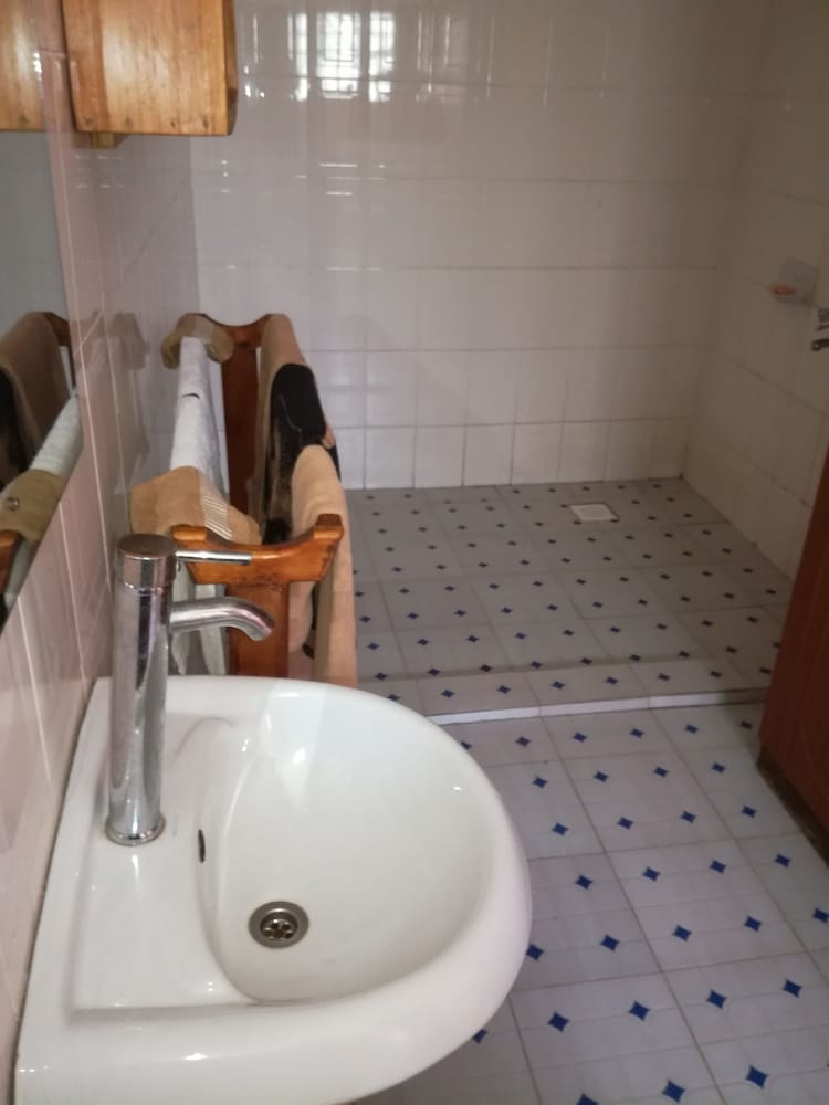 Narasha Guest House 46/47