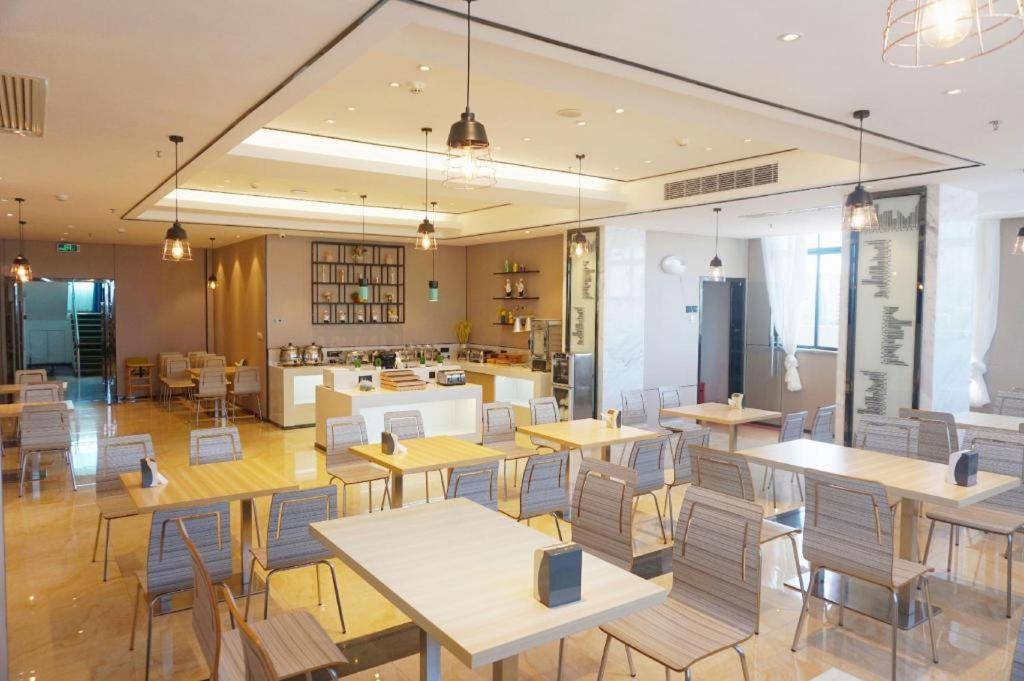 City Comfort Inn(Zhanjiang Haibin Park) 36/50