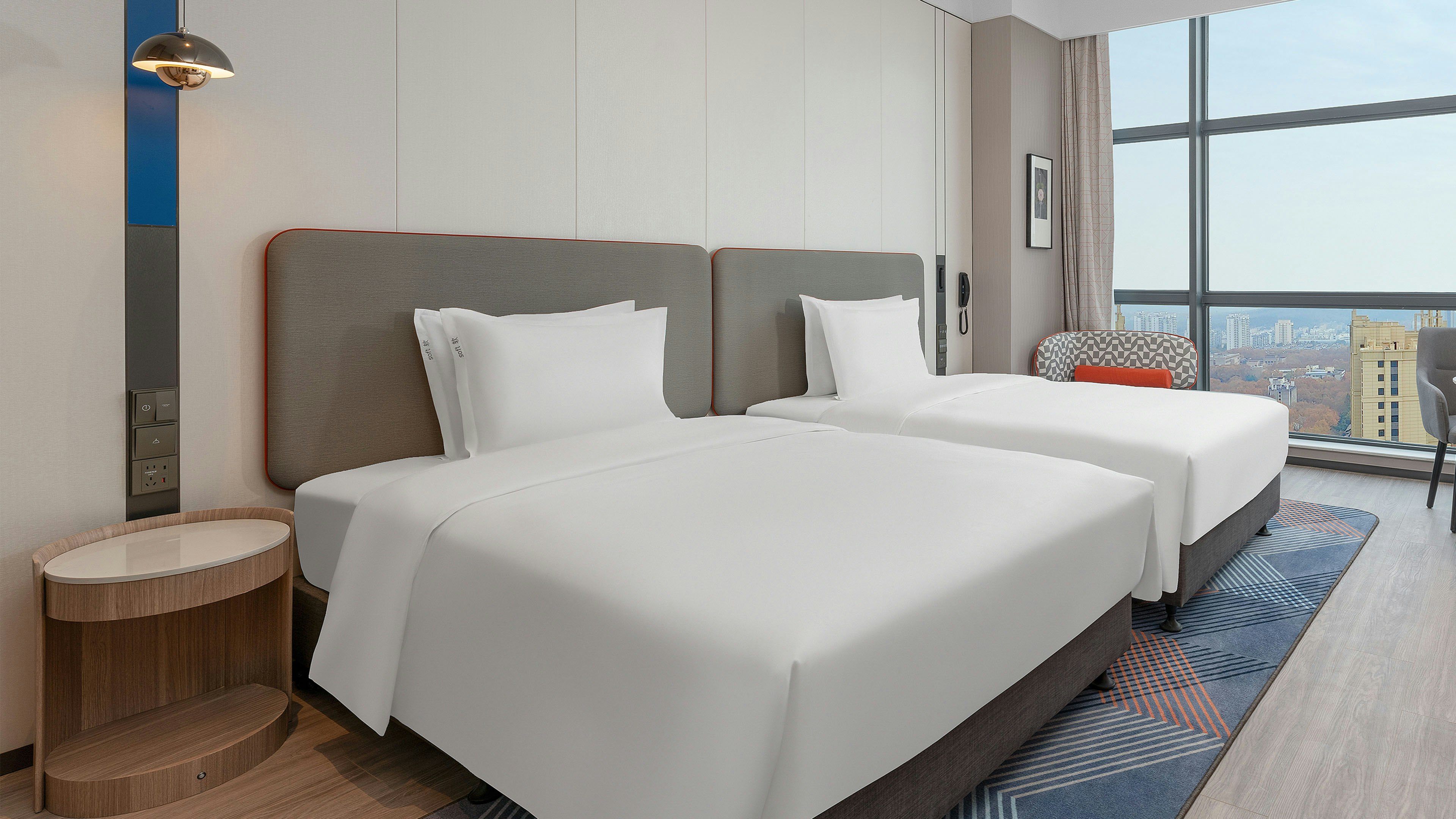 Holiday Inn Express Wuhan East Lake 24/50