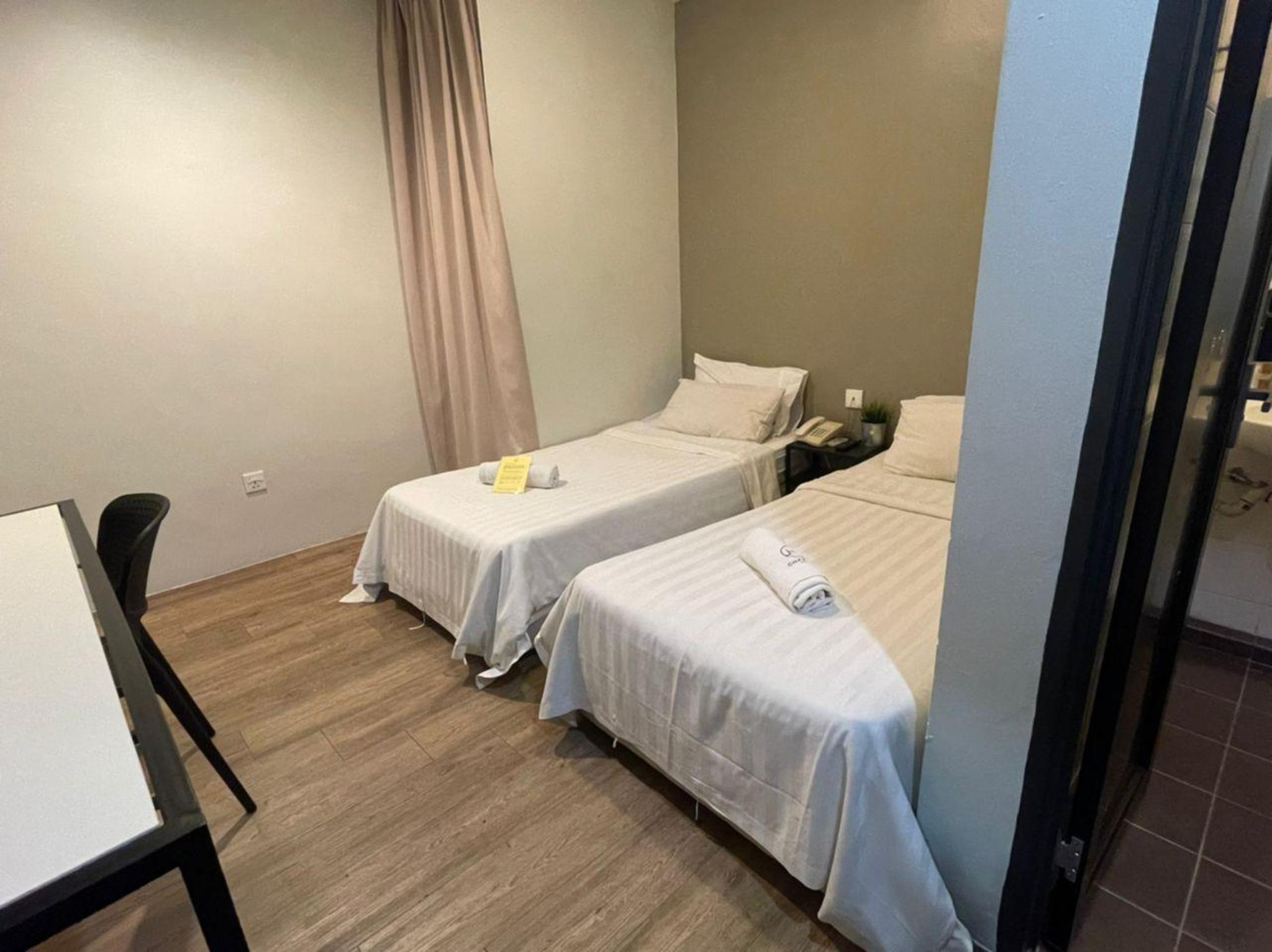 Chariton Hotel Butterworth 18/25