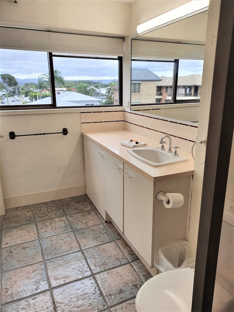 Burleigh Esplanade Apartments 73/73