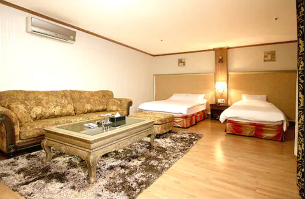 Olympic Hotel 25/49