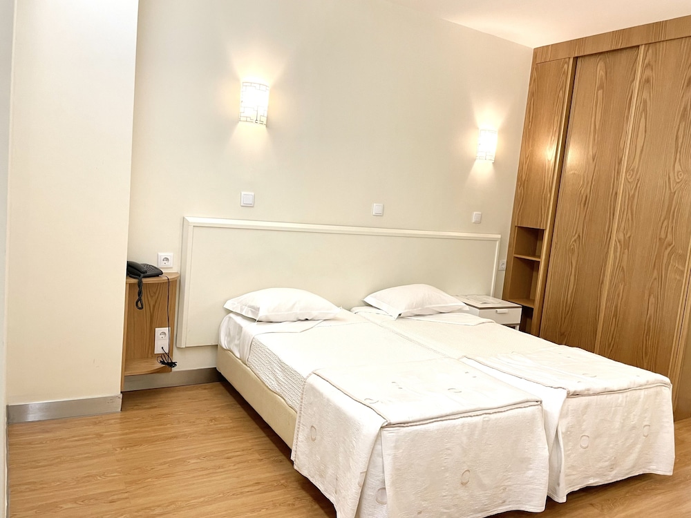 STANDARD, TWIN BEDS, ACCESSIBLE
