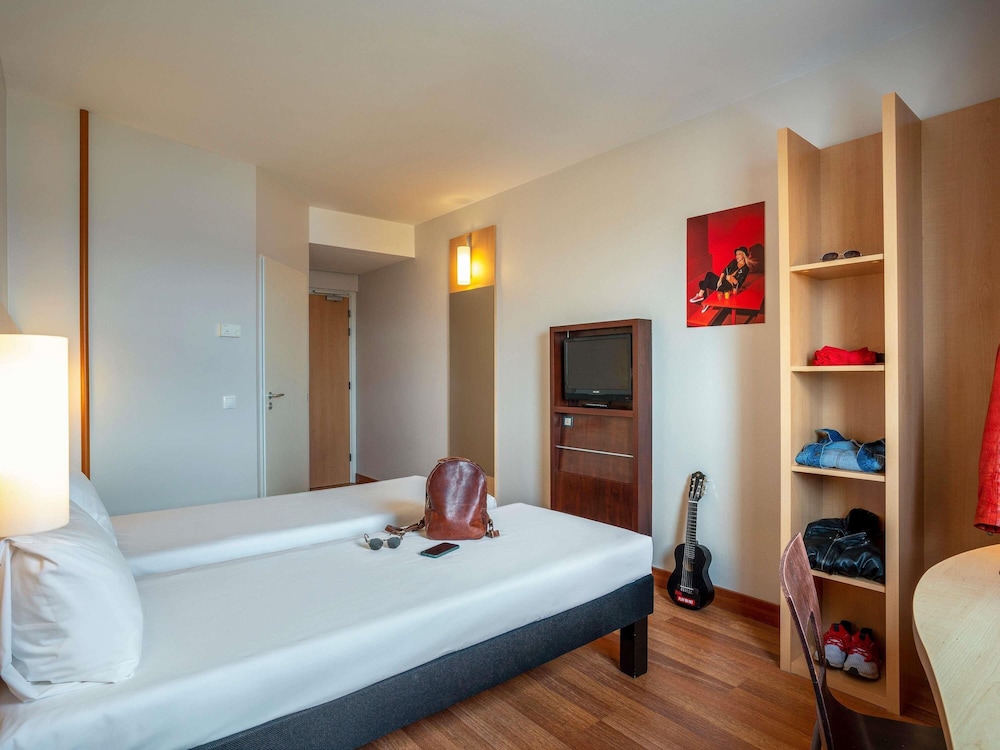 ibis Plzen 16/47